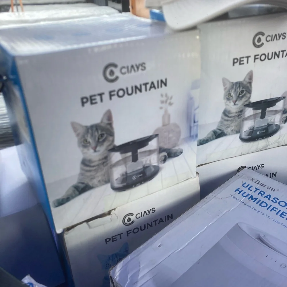 Pet Fountain in Black - Continuous Water Dispenser for Cats